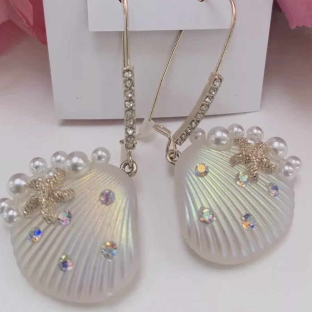 New Betsey Johnson Sea Shell Dangle Earrings - Picture 9 of 10